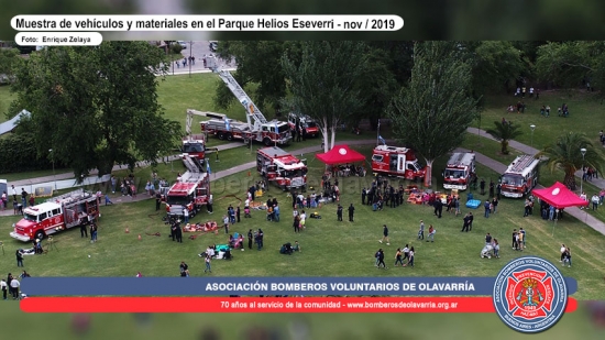 Muestra de vehículos y materiales en el Parque Helios Eseverri