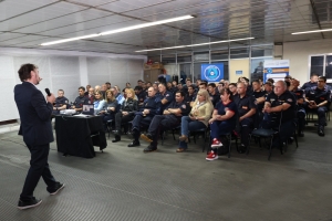 Charla sobre Ciberdelitos en el Cuartel Central de Bomberos