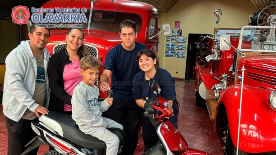 Ganadora de la rifa especial de la Asociación de Bomberos Voluntarios Olavarría