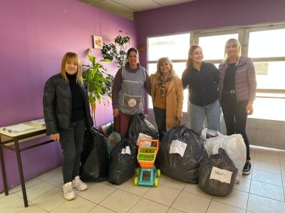 La Subcomisión de Damas continúa con las donaciones a la comunidad - Bomberos Vol. Olavarría