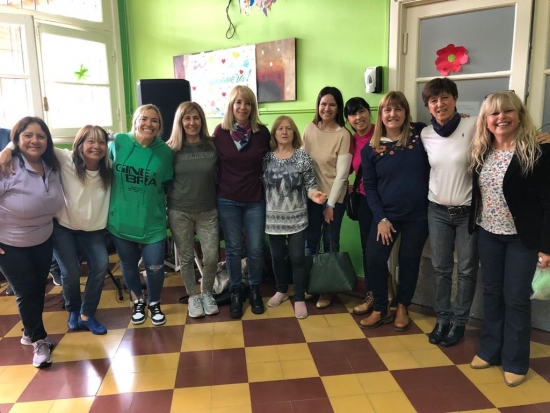 Bomberos de Olavarria celebró el Día de la Primavera con los residentes del hogar San Vicente