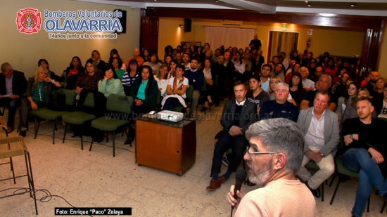 Con una amplia concurrencia se llevó a cabo la charla sobre familia y adopción – Bomberos de Olavarría