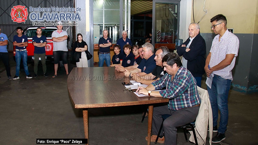 Entrega de órdenes de compras para las y los Bomberos de Olavarría