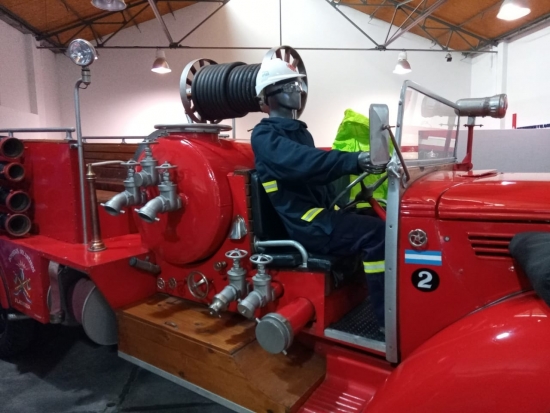 Se inaugura la muestra “Héroes sin capa”, en homenaje a los Bomberos Voluntarios de Olavarría