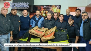 La empresa Loma Negra donó vestimenta para Bomberos Voluntarios del destacamento Nº 1