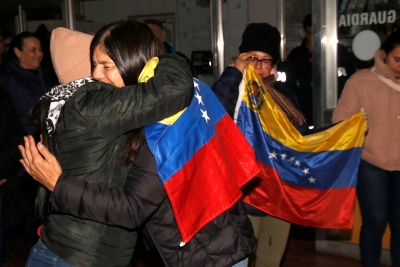Bomberos Voluntarios de Olavarría recibió a María Bevacqua tras su misión internacional en Venezuela