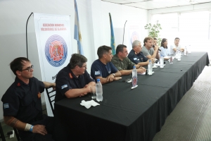 Conferencia de prensa en Bomberos tras el incendio en una residencia de adultos mayores